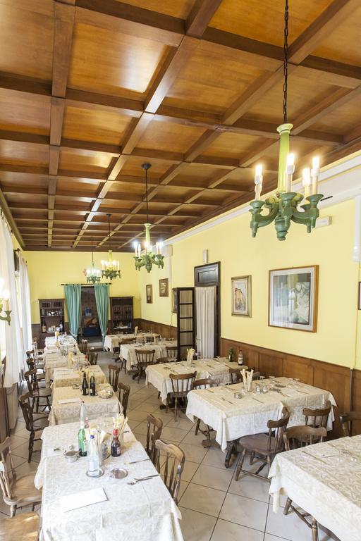 Hotel Ristorante San Carlo Salsomaggiore Terme Bagian luar foto